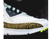 Nike Tape Reflective Yellow Zebra