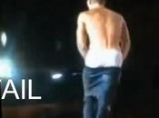 Justin Bieber perd pantalon retrouve boxer plein concert