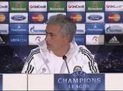 Chelsea Mourinho énervé quitte conférence presse