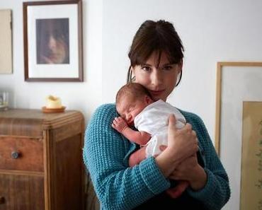 Elle photographie les mères et leur bébé âgé d’un jour