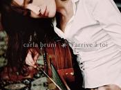 Carla Bruni dévoile clip single, J'Arrive toi.