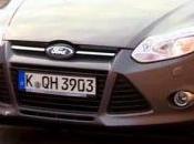 voiture gare toute seule