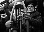 métro; accrochez vous