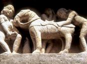 J166 Khajuraho scandaleux temples l'amour