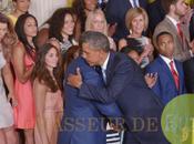 chute hilarante sous yeux Obama (vidéo)