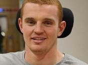 Alex McKinnon joueur rugby paraplégique réussit tenir debout