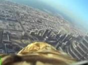 aigle équipé d’un caméra fait descente plus grand gratte-ciel monde Dubaï