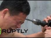 moine Shaolin Zhao résiste douleur