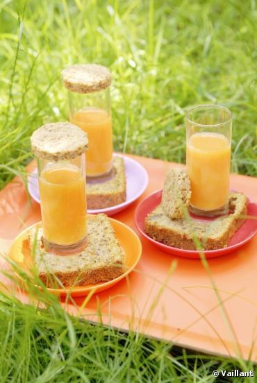 Cocktail vitaminé et cake aux carottes bio