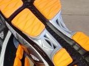 geeksportif chaussure Asics Gel-Cumulus passée entre pieds