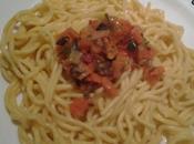 Spaghetti sauce puttanesca