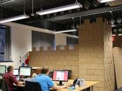 employés construisent forteresse carton dans l’open space
