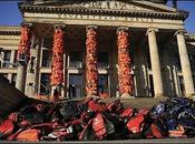 Weiwei installe 14.000 gilets sauvetage Konzerthaus Berlin