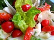 Salade fraîche tomates fenouil avec toutes saveurs l'Italie