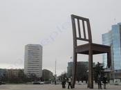 Genève &quot;La chaise cassée&amp;quot; devant l'ONU