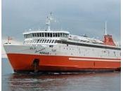 Embarquement ferry gros temps