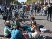 France Première journée piétonne Champs-Elysées