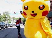 YouTubeur décidé jouer Pokémon dans réelle