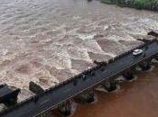 Inde: Deux morts vingtaine disparus dans l’effondrement d’un pont
