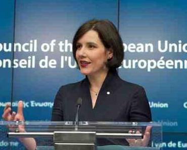 La ministre des finances de la Lettonie bat Hou Yifan