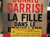 Fille dans brouillard