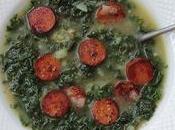 Caldo verde vegan, soupe portugaise kale chorizo