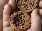 ARTEFACTS, minuscules boîtes bois sculptées