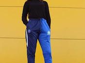 Foot étudiant l’idée lancer jogging couleurs deux clubs.