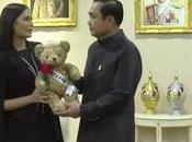 Ministre Prayut offre rôle d'ambassadrice spéciale Miss Thailand Universe