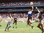 Maradona ressort Main Dieu lors d’une exhibition