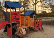 #antisémitisme front s’en prennent même enfants #NoNazis