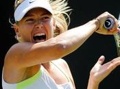 Focus cris poussent stars tennis court