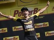 célébrations insolites l’on peut voir podium cycliste