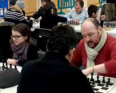 Les fans français de Kasparov fêtent son retour aux échecs