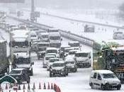 L’autoroute galère, c’est faute Voltaire. neige gros flocons, Macron.