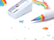 designer Duncan Shotton point crayons font apparaître arc-en-ciel lorsqu’on taille.