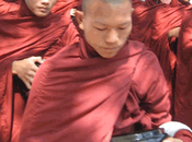 Birmanie, monastères refusent moines participé activement manifestations l'année dernière