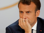 Macron est-il coincé