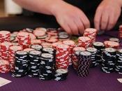 Planning play online poker? Read advantages disadvantages first.