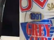 Bière artisanale Bombers boit bière pour célébrer victoire Coupe Grey noire