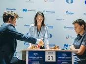 Coupe monde d'échecs avec patineuse russe Evgenia Medvedeva