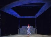 REVUE Frida autoportrait demande pourquoi nous regardons dans miroir