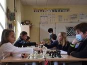 élèves font partie dispositif "échecs l'école", Chartres