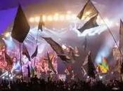 Glastonbury 2022 Paul McCartney joue devant images Johnny Depp