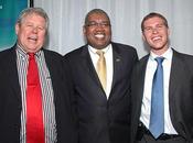 Gary Sadler fête avec UVI, appelle agents voyages meilleures moitiés