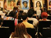 portraits familles victimes d’homicide sont exposés l’hôtel ville