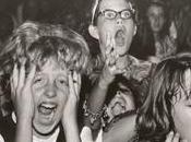 John Lennon écrit chanson Beatles destinée moquer leurs fans obsessionnels.