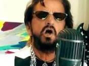 émeute inspiré Ringo Starr reprendre “Rock Around Clock”.