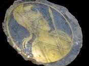 ancien morceaux verre doré découvert lors construction métro Rome