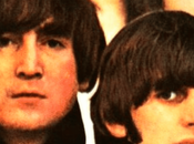 Beatles décrivent l’origine leur coiffure brosse”.